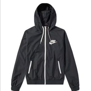 Nike Black White Windbreaker Long Sleeve Hooded Zip Up Pockets Women's